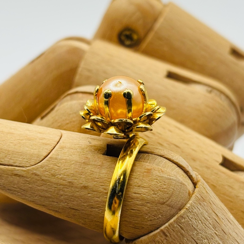 Gold Floral Pearl Ring